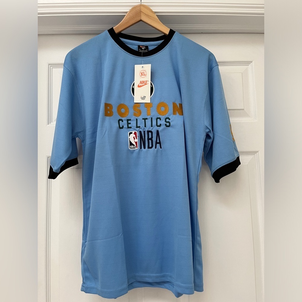 NWT Nike Boston Celtics NBA jersey/T-shirt men’s X-Large